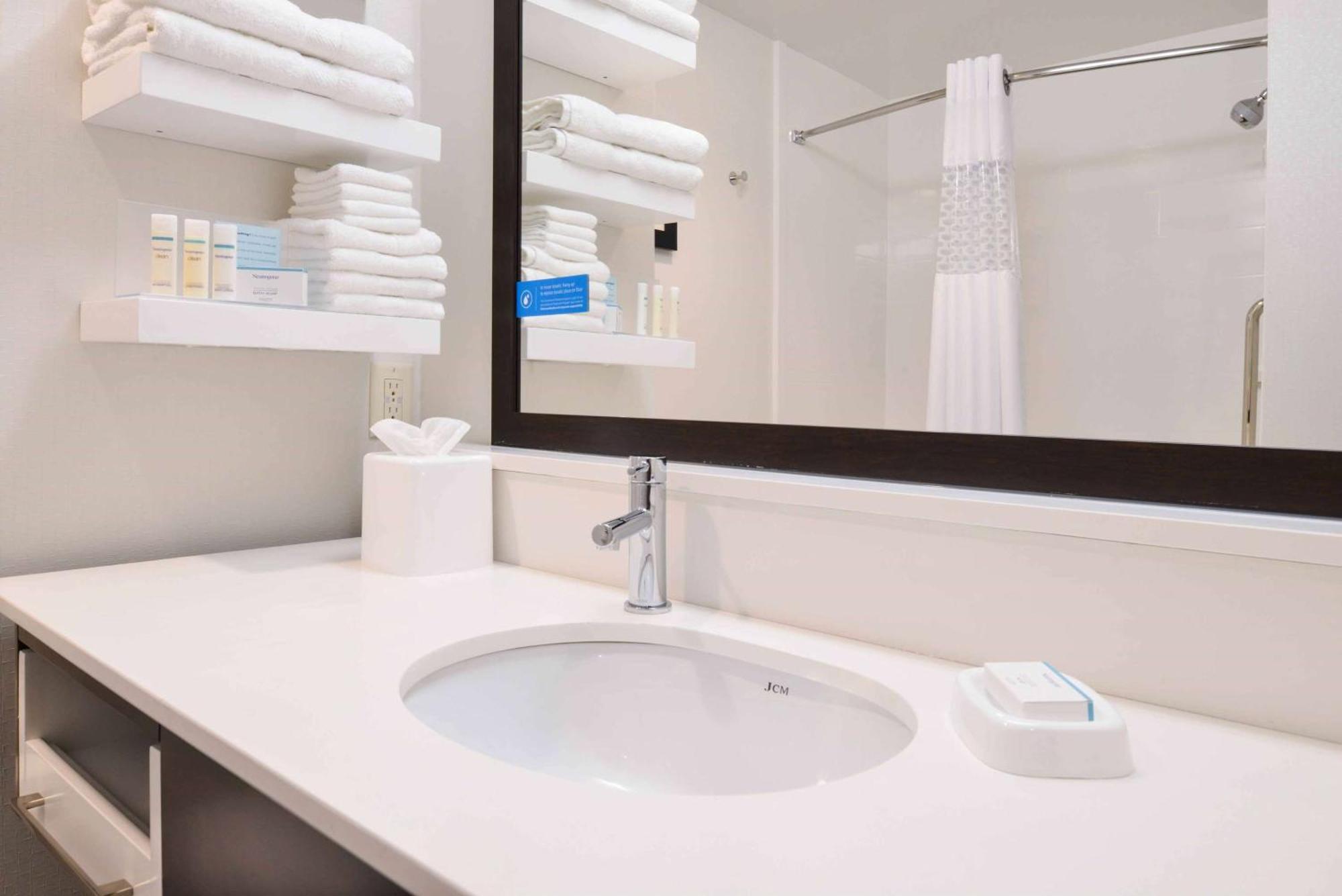 Hampton Pittsburgh - - Cranberry South Wexford